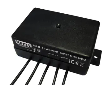 12V Twilight Switch M122 Kemo M122 switch allows users to switch lamps or other electric devices on or off at dusk or daybreak. The sensitivity of the luminous intensity may be changed by partially covering the sensor mechanically.